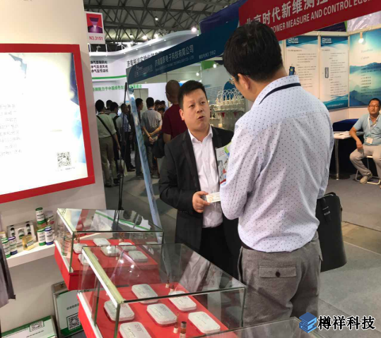 CATO工作人員以飽滿的熱情，為前來的客戶進行詳細(xì)的講解